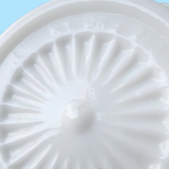 JIM BEAM Vintage PURE WHITE MILK GLASS DECANTER - Picture 7 of 9